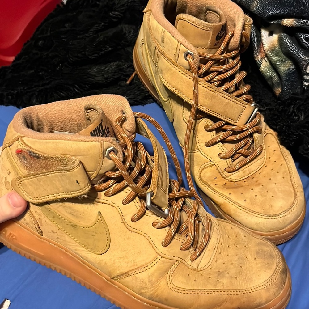 Mens shoes